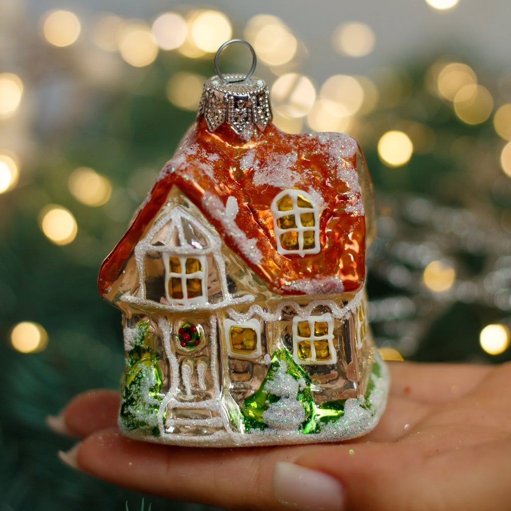 Winter house Christmas glass ornament, Handmade Christmas figurines, Collectible Christmas decor, home decoration, Christmas gift 2025 (Copy)