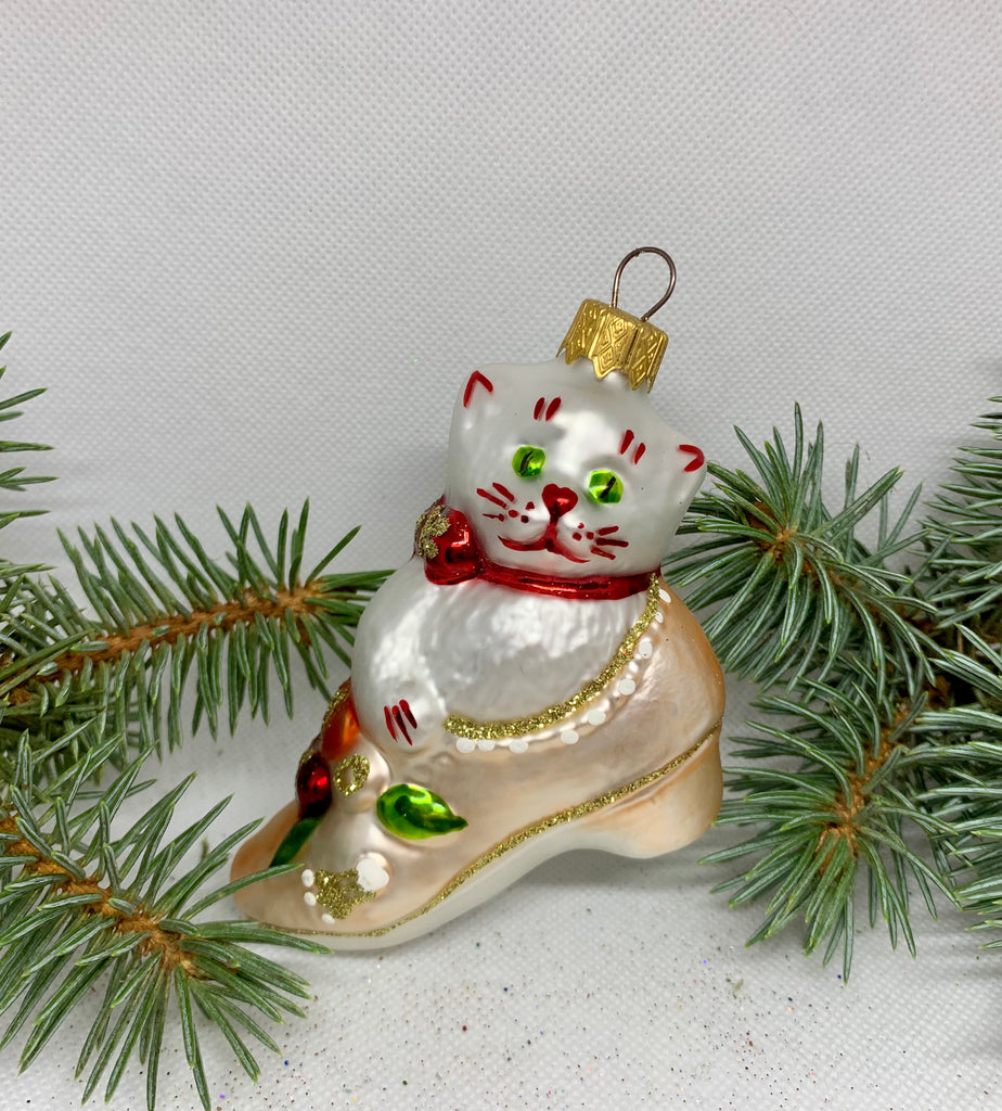 Cat in a shoe glass Christmas handmade ornament, Luxury Christmas glass decoration, Christmas tree glass ornament ChristmasboxStore